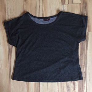 Short sleeved tee
